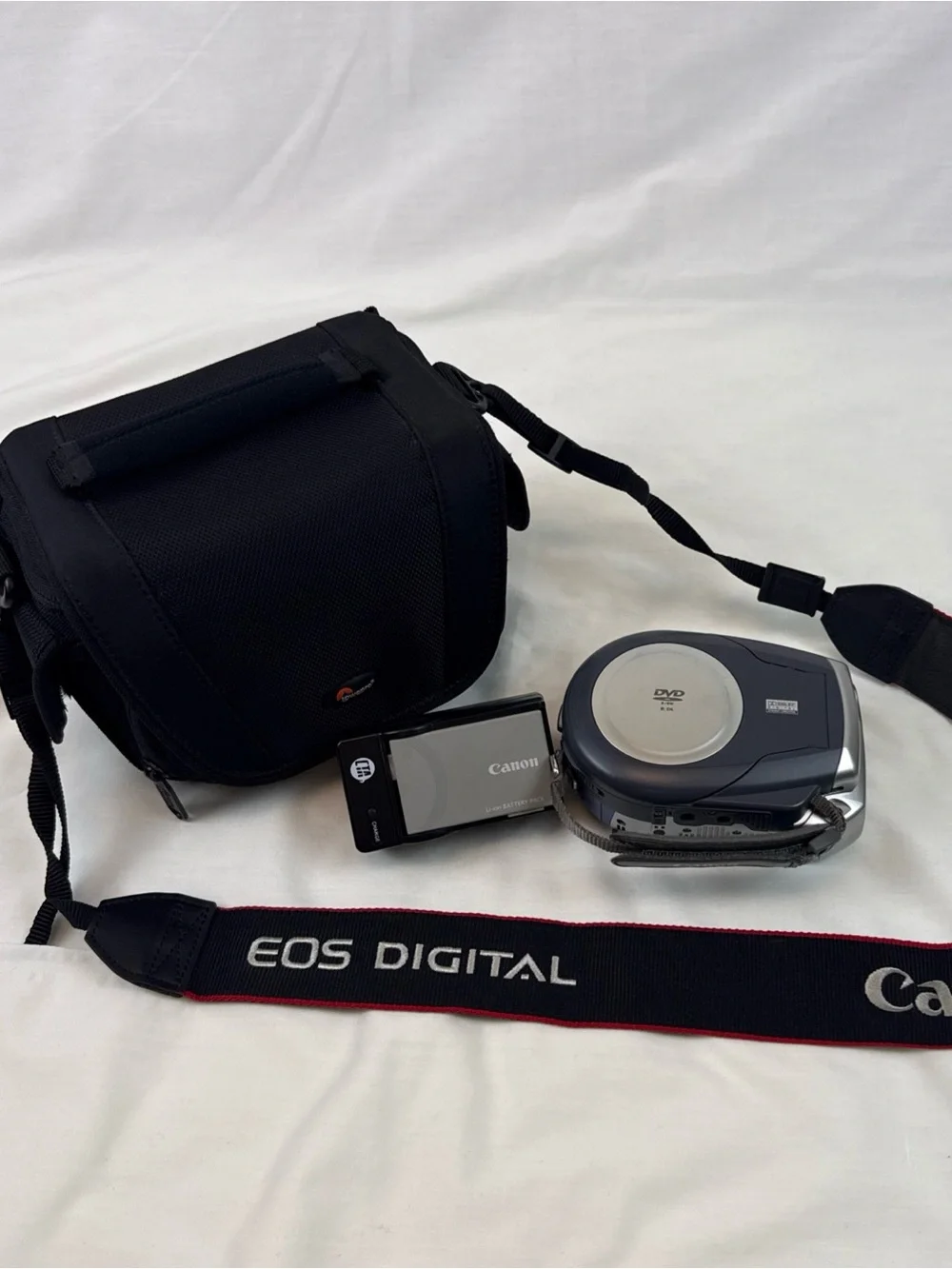 Lot of Vintage Canon EOS DVD Camcorder with LowerPro Black Carry Bag 2 Batteries